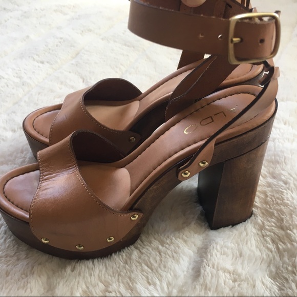 *SOLD* Gorgeous high-heeled platform peep-toe sandals - Picture 4 of 7